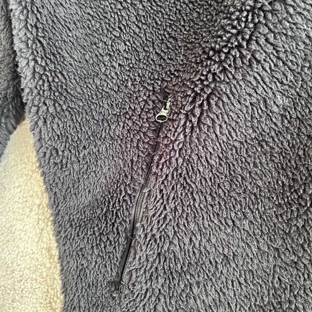 ALO Yoga Black Teddy Jacket - Picture 4 of 4